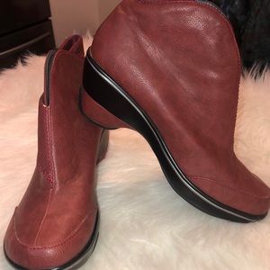 Jambu Esmeralda-Vegan Burgundy  Booties  ⭐️Size 11